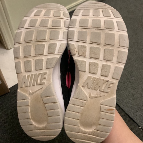 Nike Kaishi (GS) Black Pink Sneakers-Size 6 Youth (Fits women’s 7.5) - Picture 9 of 9